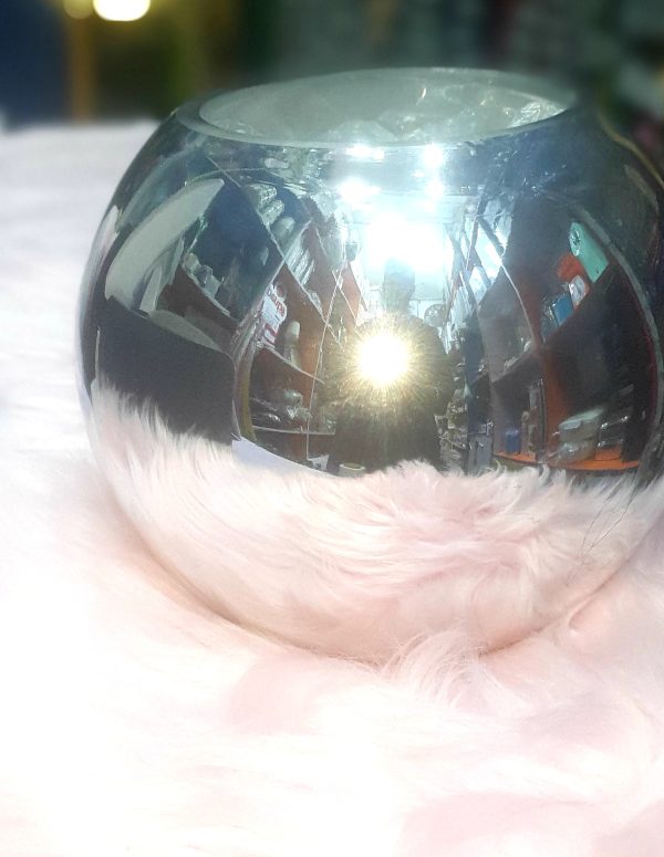Premium Mirror Ball Vase – Stylish Reflective Home Decoration